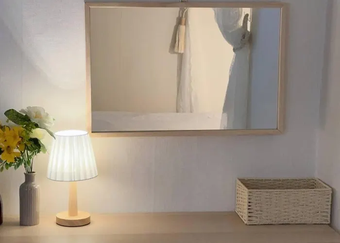 House9 , Room3, Queen Bed4 ,elevator O , Hills X, Stairs X , 4min From Subway And Bus Station,exclusive Space Villa Seul