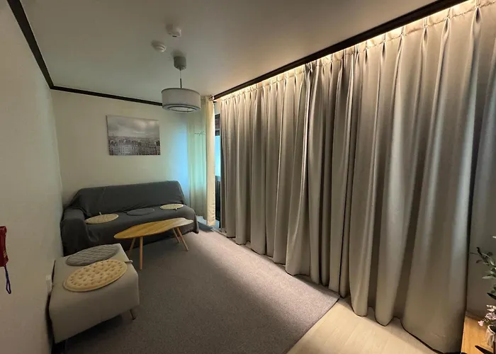 House9 , Room3, Queen Bed4 ,elevator O , Hills X, Stairs X , 4min From Subway And Bus Station,exclusive Space * Seul